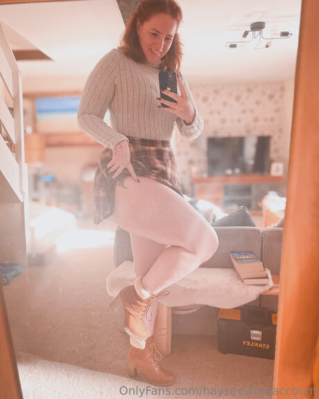 Hayseysfreeaccount nude onlyfans leak