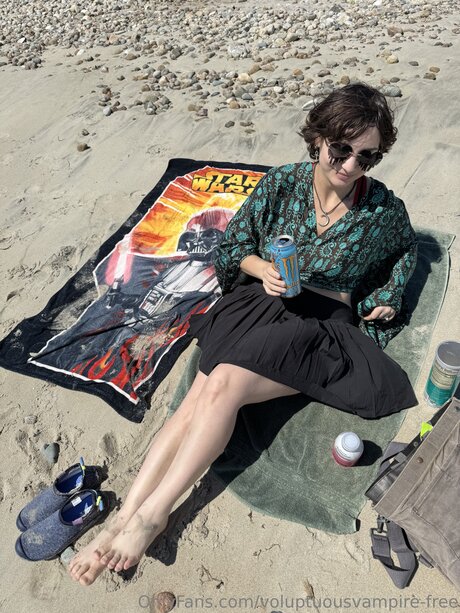 Voluptuousvampire Free onlyfans model photo