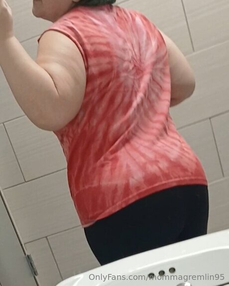 Mommagremlin95 Profile pic
