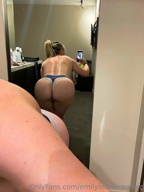 Emilymareewalker onlyfans nude tits