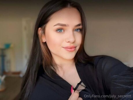 July Secrettt onlyfans sextape leak