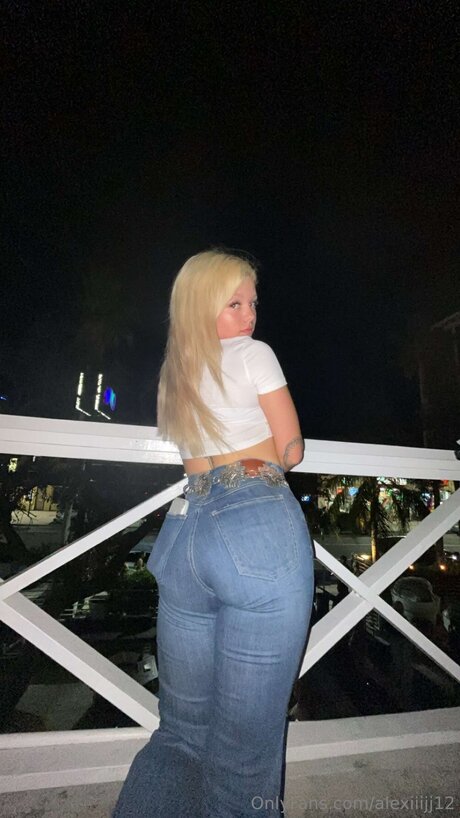 Alexiiijj12 onlyfans nude pics