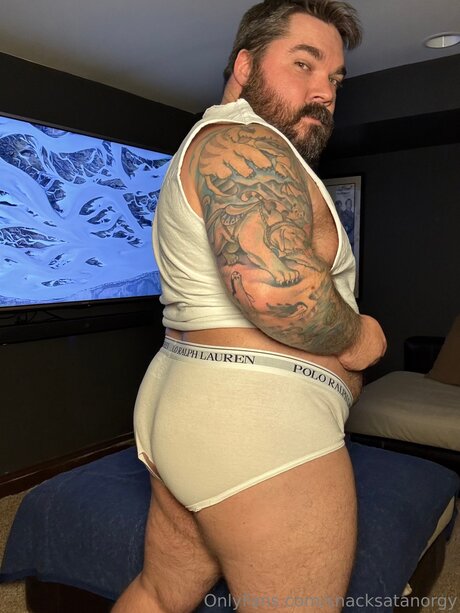 Snacksatanorgy only fans naked