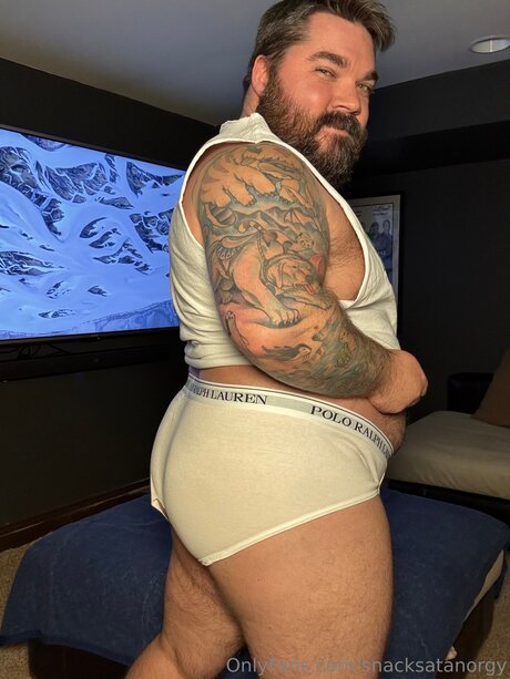 Snacksatanorgy nude onlyfans