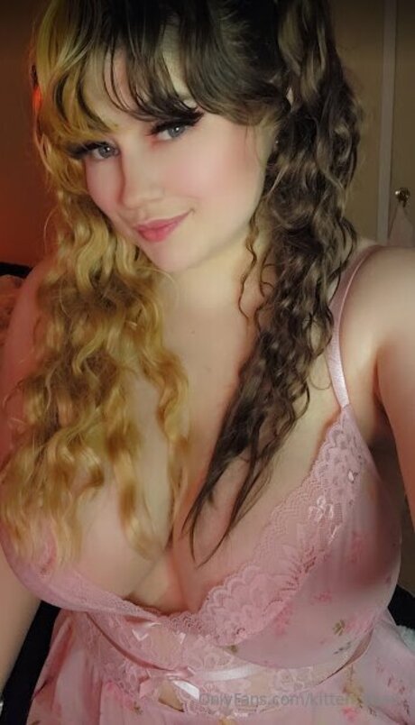 Kitten Bea0 onlyfans nude pictures