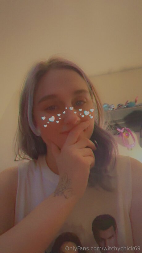 Witchychick69 feet onlyfans