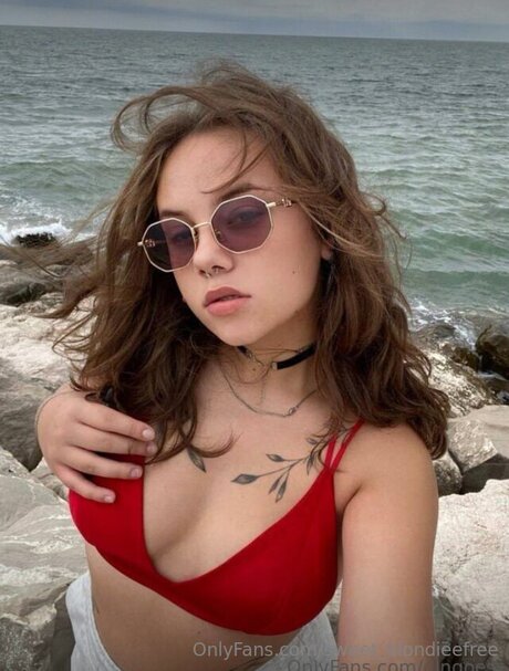 Sweet Blondieefree onlyfans nude pictures