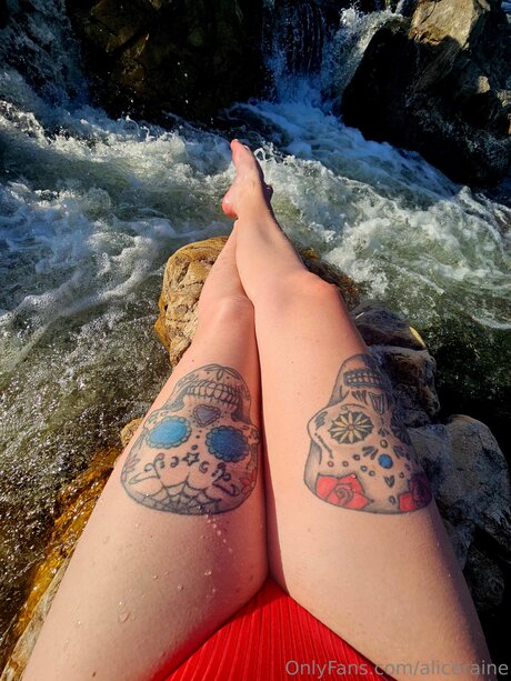 Aliceraine nude on onlyfans