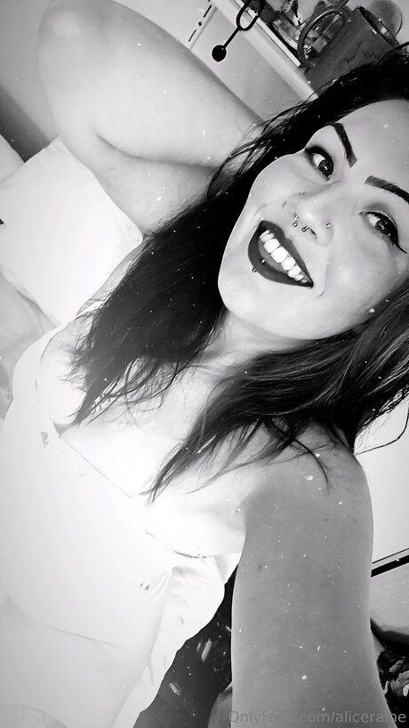 Aliceraine onlyfans naked pics