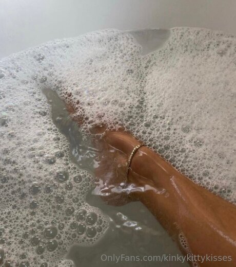 Kinkykittykisses onlyfans naked porn