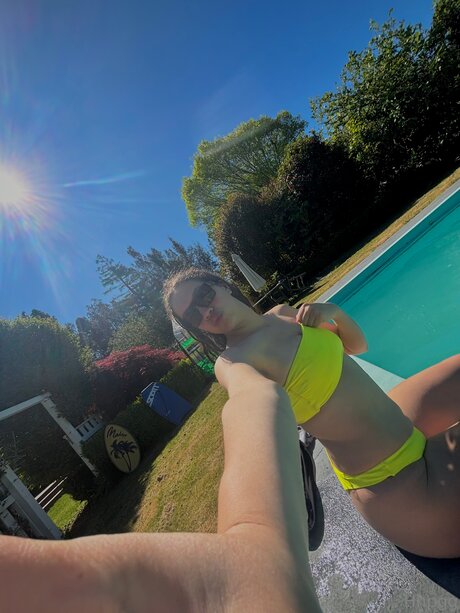 G Rose 2001 nude only fans