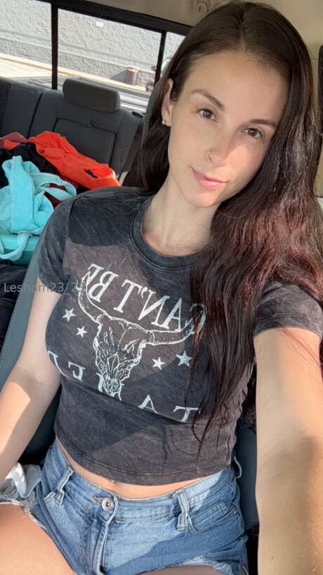 Lesham23 23 onlyfans pic