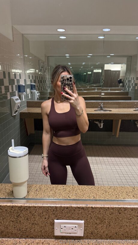 Amusemeofficial naked onlyfans pics