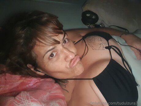 Tudulzura71 feet onlyfans