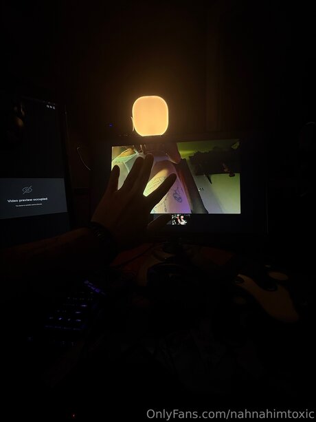 Nahnahimtoxic onlyfans sextape leak