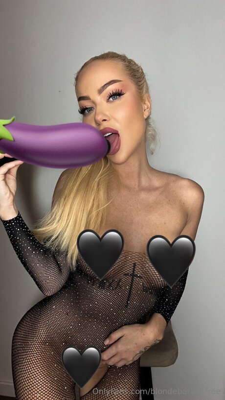 Blondebarbie Free onlyfans nudes