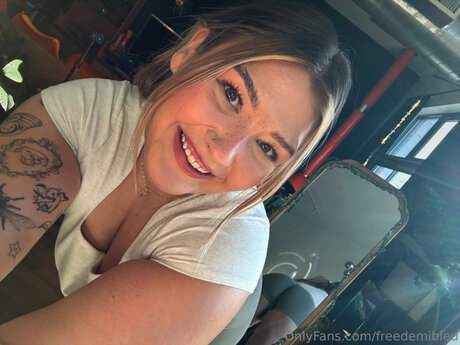 Freedemibleu onlyfans sextape leak