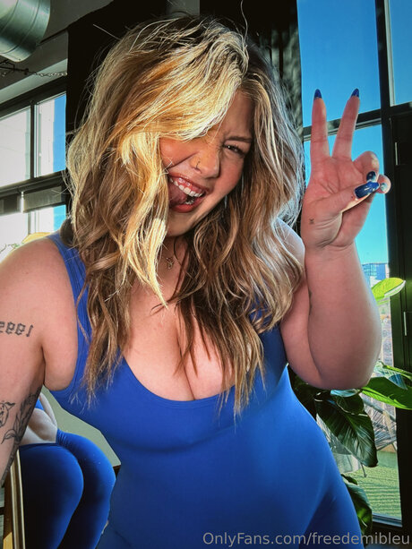 Freedemibleu onlyfans model photo