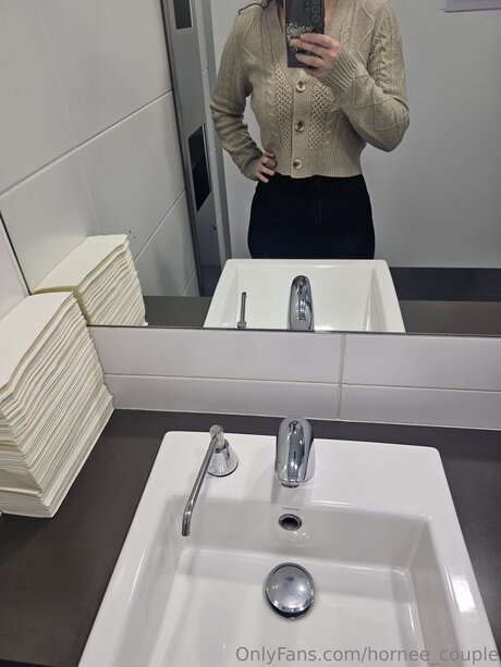 Hornee Couple onlyfans gratis