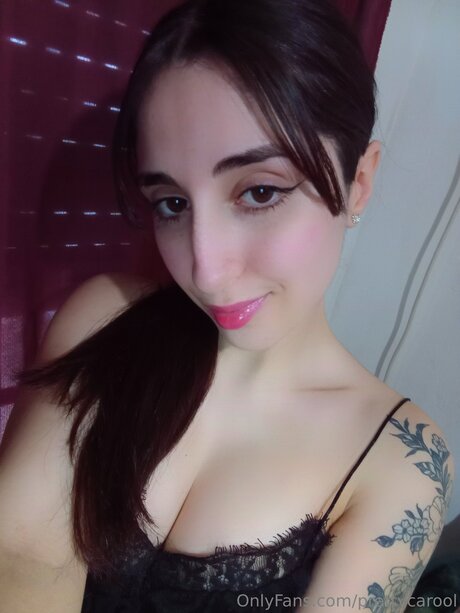 Prettycarool onlyfans nude pictures