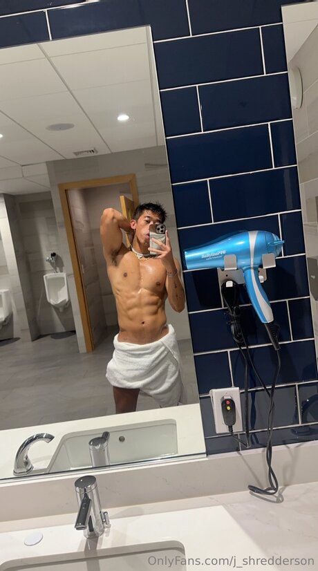 J Shredderson onlyfans images