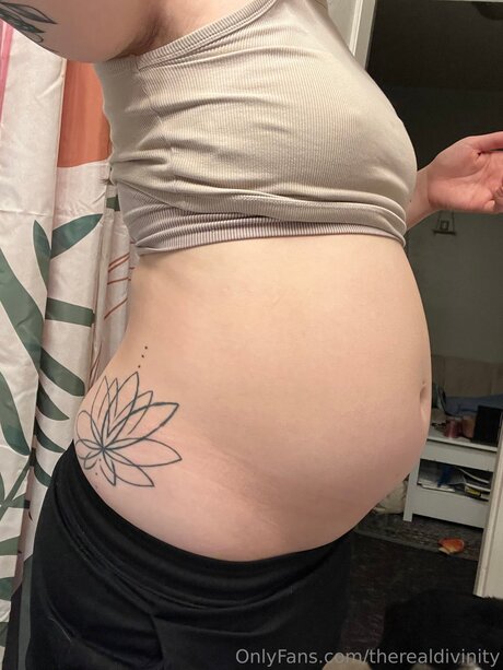 Therealdivinity nude porn onlyfans