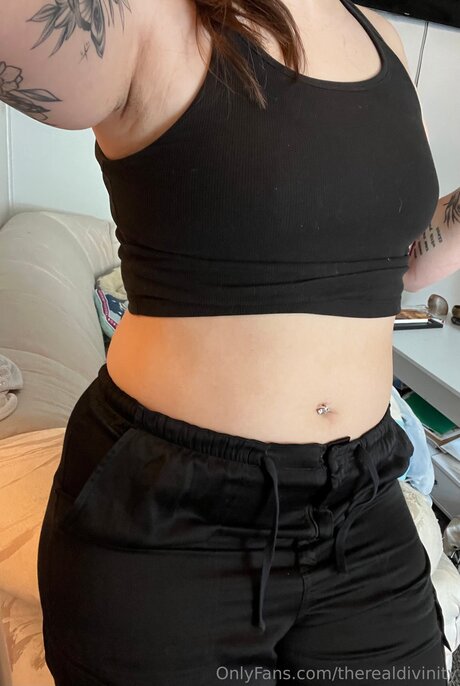 Therealdivinity naked onlyfans pics
