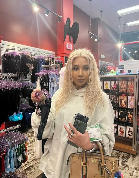 povlotti onlyfans pictures