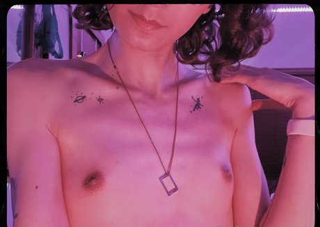 tattoo kiss onlyfans leajs