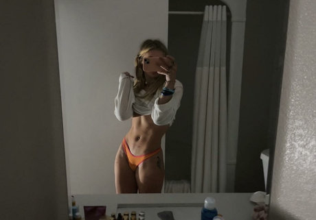 Abbey Hinson onlyfans page