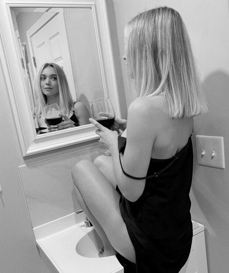 Natalie Decker onlyfans desnuda