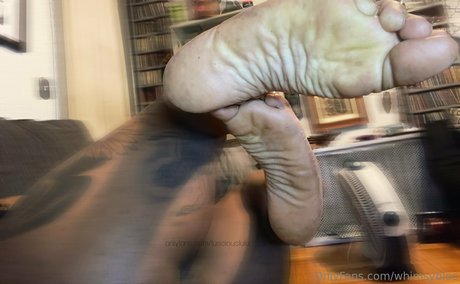 whimsybloo onlyfans naked