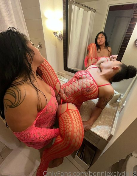 bonniexclyde18 onlyfans naked leaked
