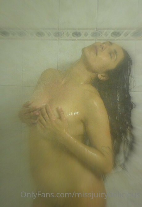 ladyjuicybrunette onlyfans pics leaked