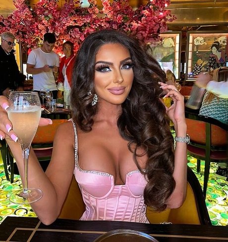 Kayleigh Rose Dematos sexy onlyfans