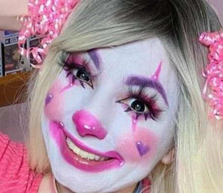 Clown Girls boobs onlyfans