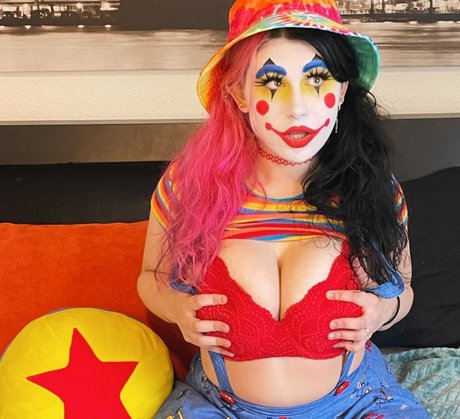 Clown Girls onlyfans leaked tits