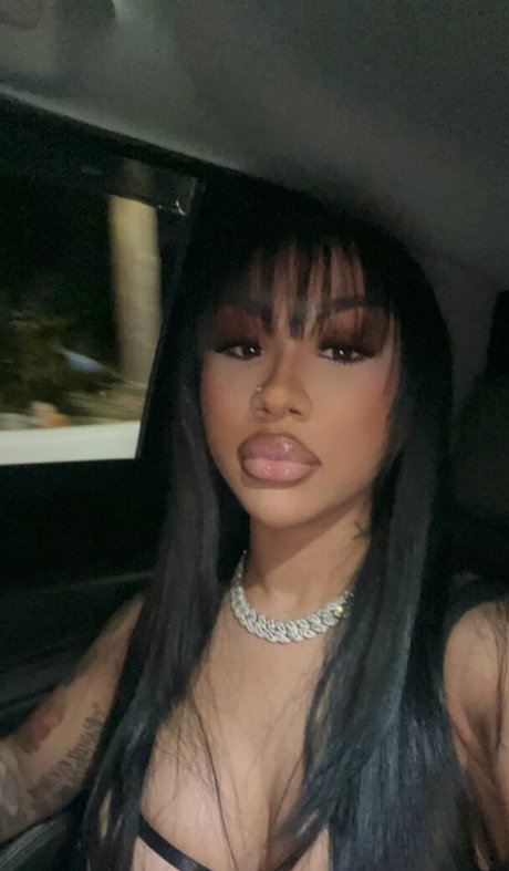 Ari Fletcher onlyfans photos