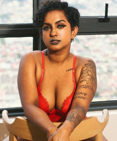 Vogue Unicorn onlyfans content type