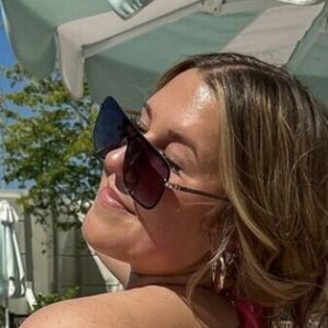 Kourtnieeschman nude porn onlyfans