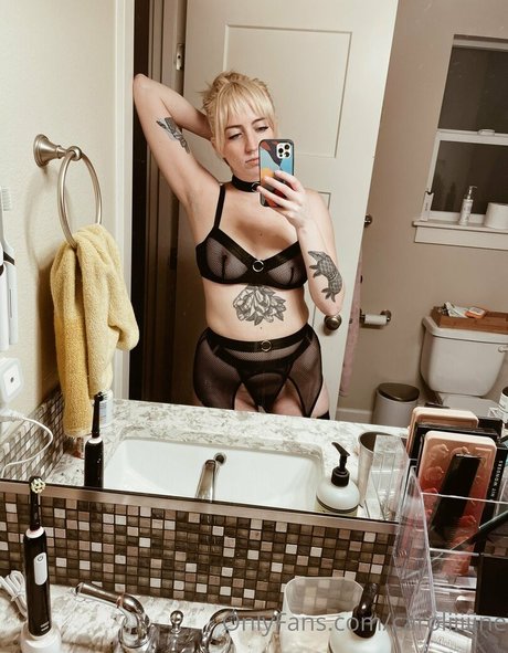 caroliiiiine onlyfans leak