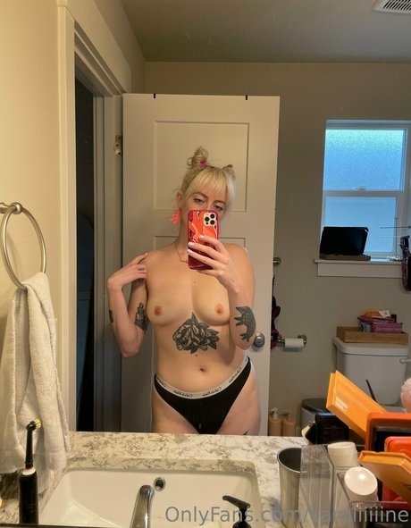 caroliiiiine naked onlyfans pics