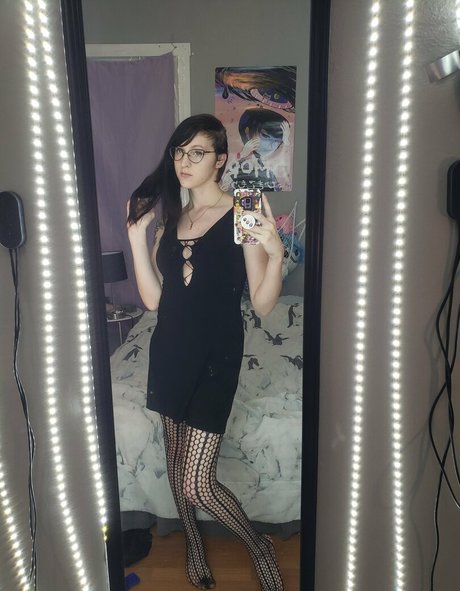 gothravemom only fans leaked porn