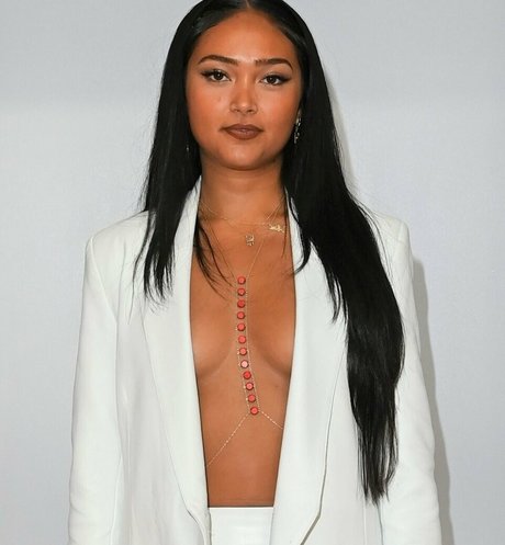 Joy Crookes leaked onlyfans photos