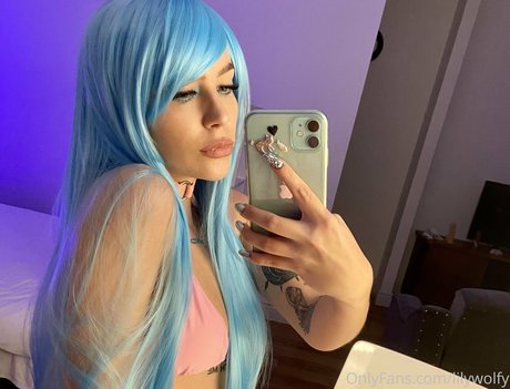 lorawolfy nsfw onlyfans