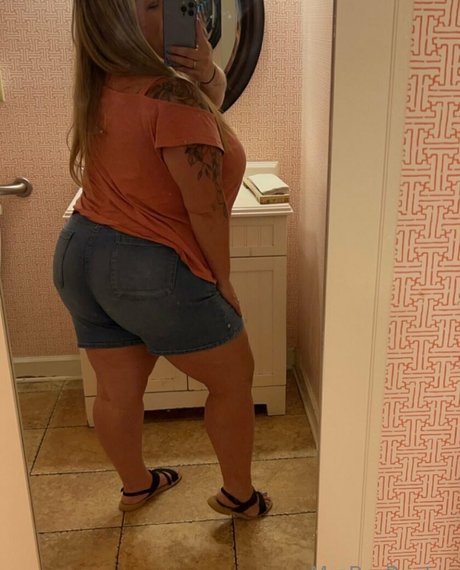 mrs bra buster onlyfans model