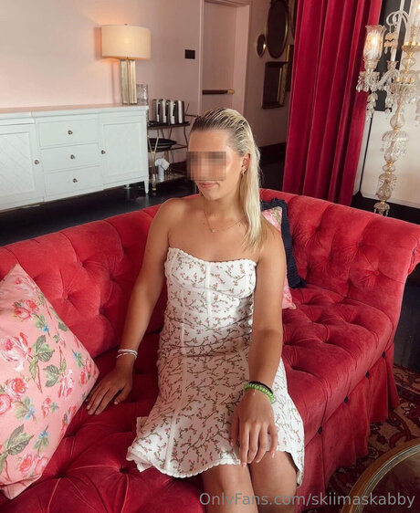 Realabby Fae onlyfans model