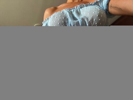 Laila Lewis onlyfans model