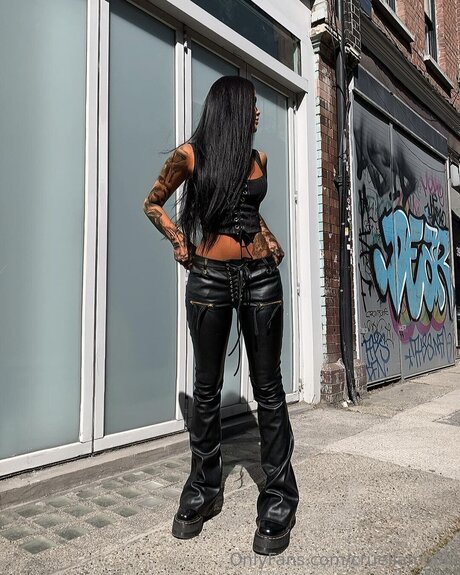 Cruellamoon only fans sex