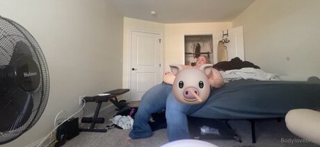 Bodylovebritt2 onlyfans pic